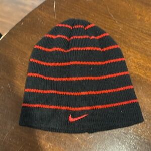 Nike youth snow hat